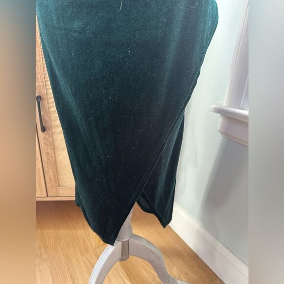 Quiz Emerald Green Velvet Mid-Length Spaghetti Strap Slit Cocktail Dress size 4 - Picture 8 of 10